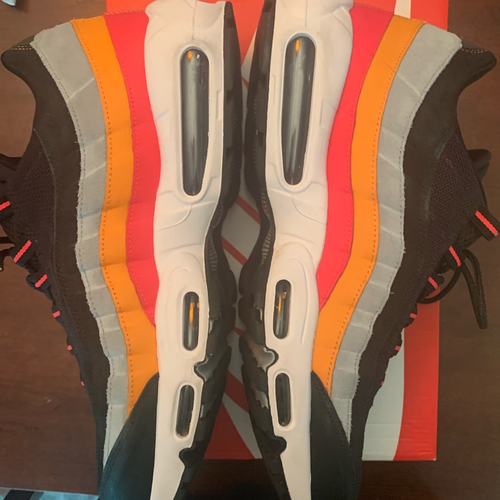 Men’s Size 13 Air Max 95 Essential Ocean Cube